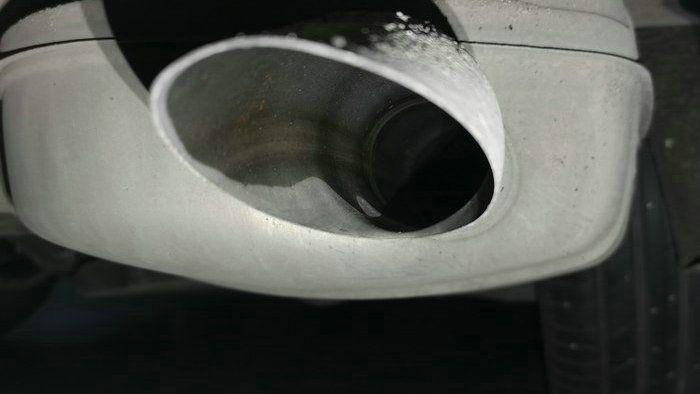 开了一年半的混动卡罗拉,开了一年半的20年a6