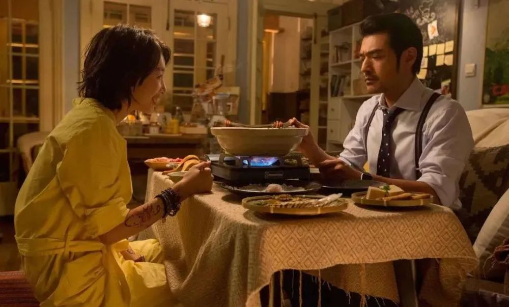 轮到中年男星被“外貌歧视”，我们女人终于松了口气