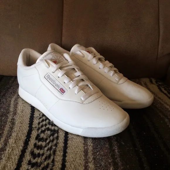 袋鼠冷门球鞋,想体验一下碳板跑鞋