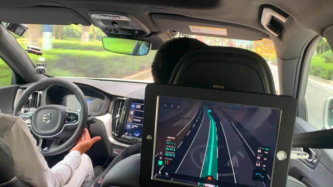 滴滴打车遇到奔驰e,上海滴滴robotaxi试运营