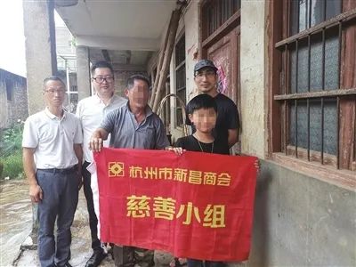 传递爱心温暖开展志愿服务,传递社会爱心温情帮扶辖区老人