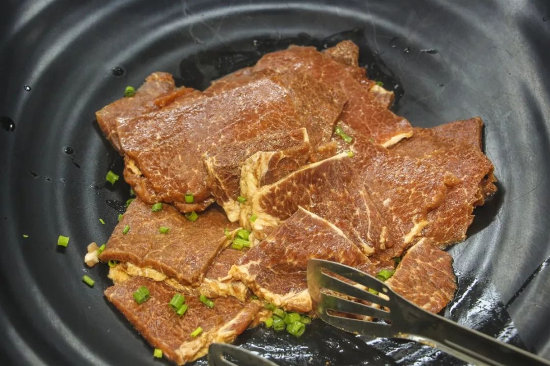 来哈尔滨必打卡的烤肉自助餐厅,哈尔滨最高档海鲜自助火锅