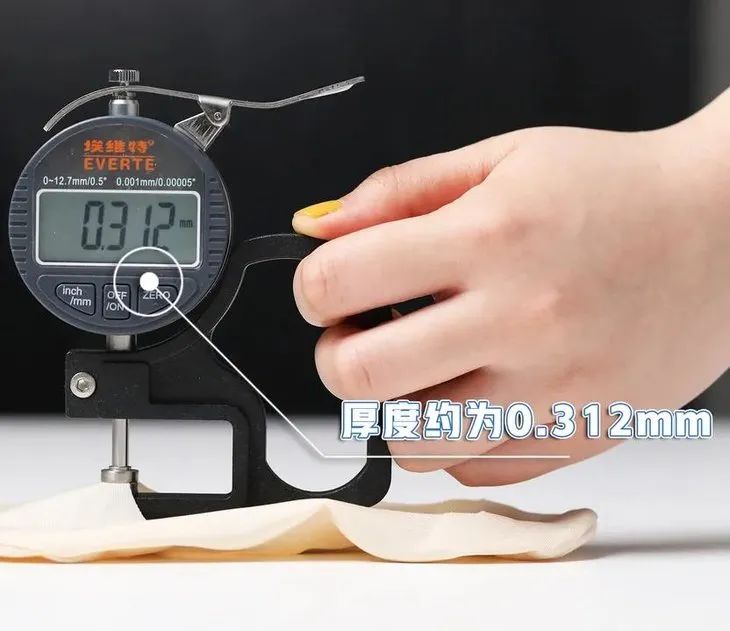 不易掉跟的船袜 (防掉后跟船袜)