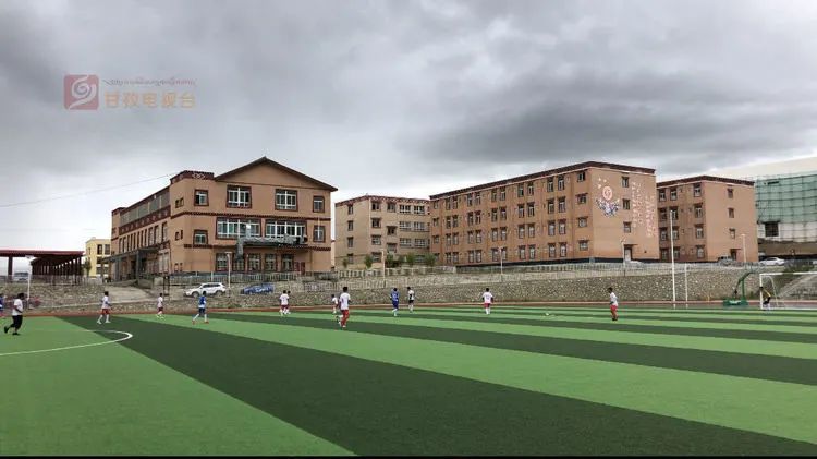 318康定天空之城打卡景点,理塘318打卡地标