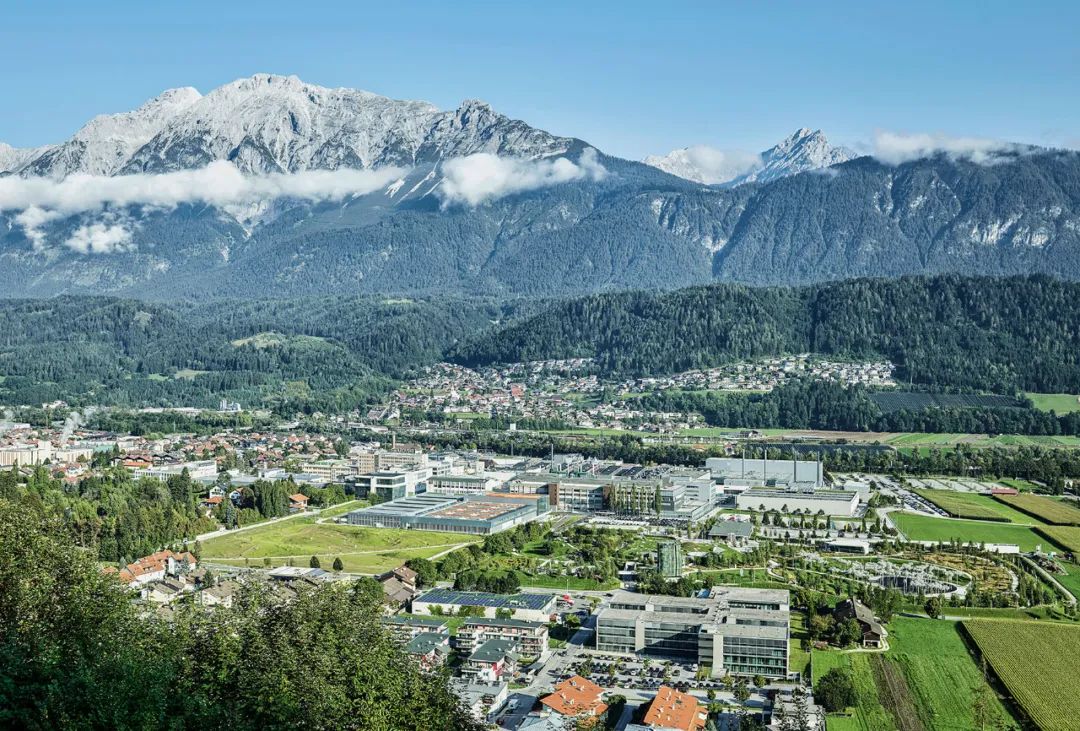 施华洛世奇天鹅向左还是向右,施华洛世奇天鹅珍珠