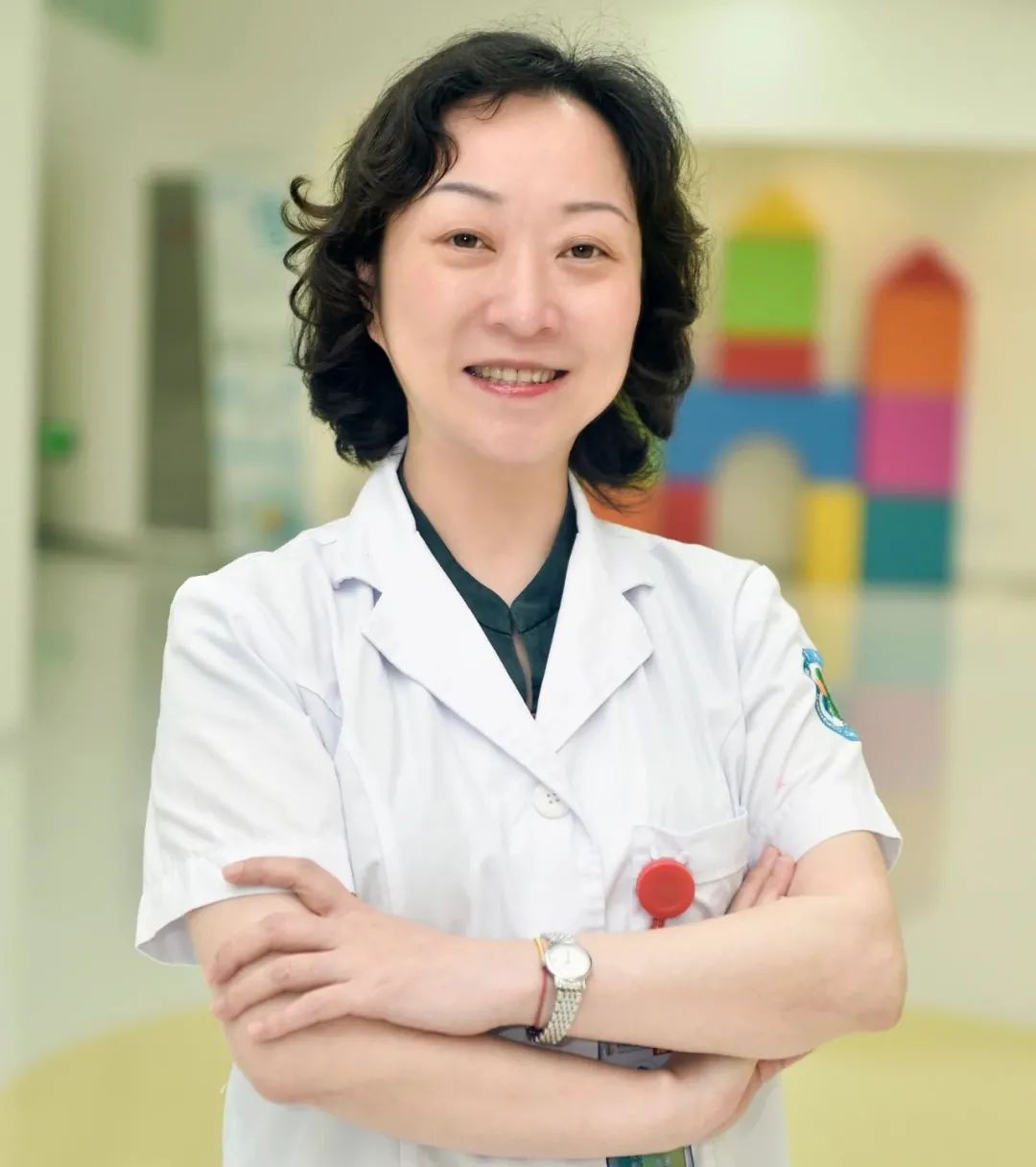 【专家在身边】妈妈的“好意”，却让六岁女孩直喊胸部疼？避免性早熟，专家的十二字秘诀要记牢