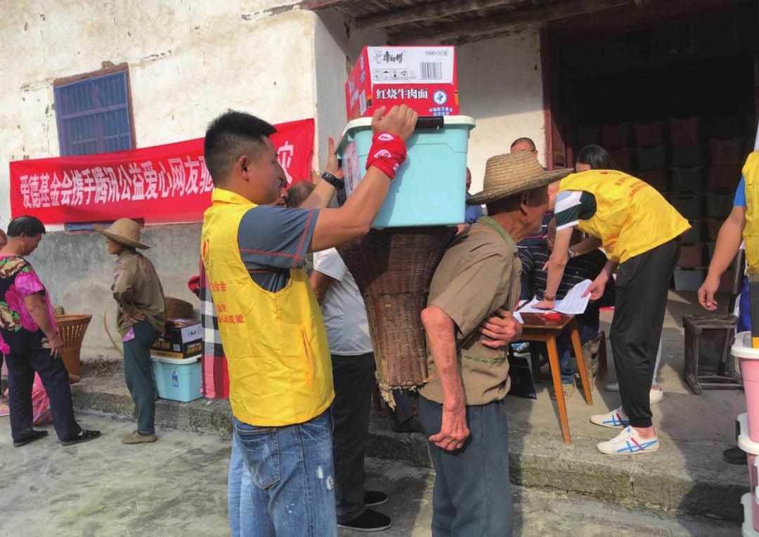 宜昌青年轻霜冻死单根草狂风难毁万木林