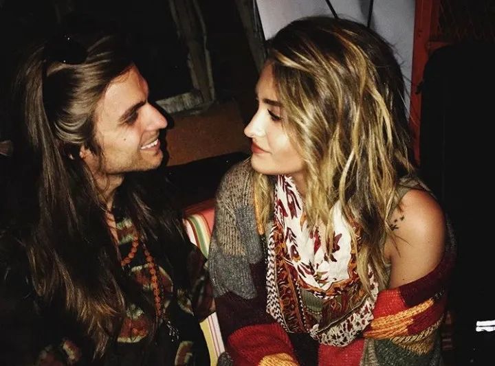 迈克尔杰克逊的女儿为什么是白人,迈克尔杰克逊女儿生活视频