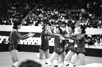 纪录片中国女排大回顾,讲解中国女排夺冠的电影解说