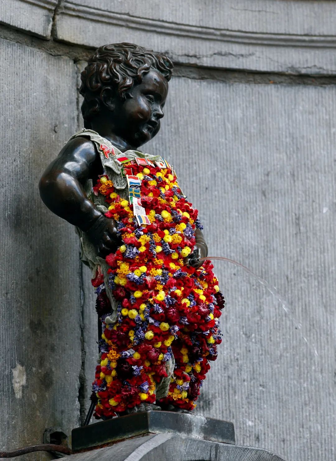 来，我们斗胆聊一下出国怎么玩