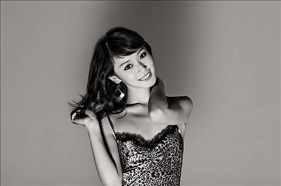 鐜嬬传鑿查珮瀹氳璁″笀,楂樺畾璁捐甯堢帇绱彶