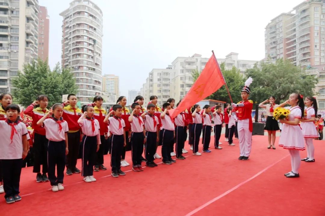 传承红色基因争当少先队员,传承红色基因争做时代新人少先队