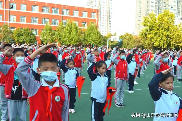 高举团旗跟党走黑板报,高举团旗跟党走主题板报