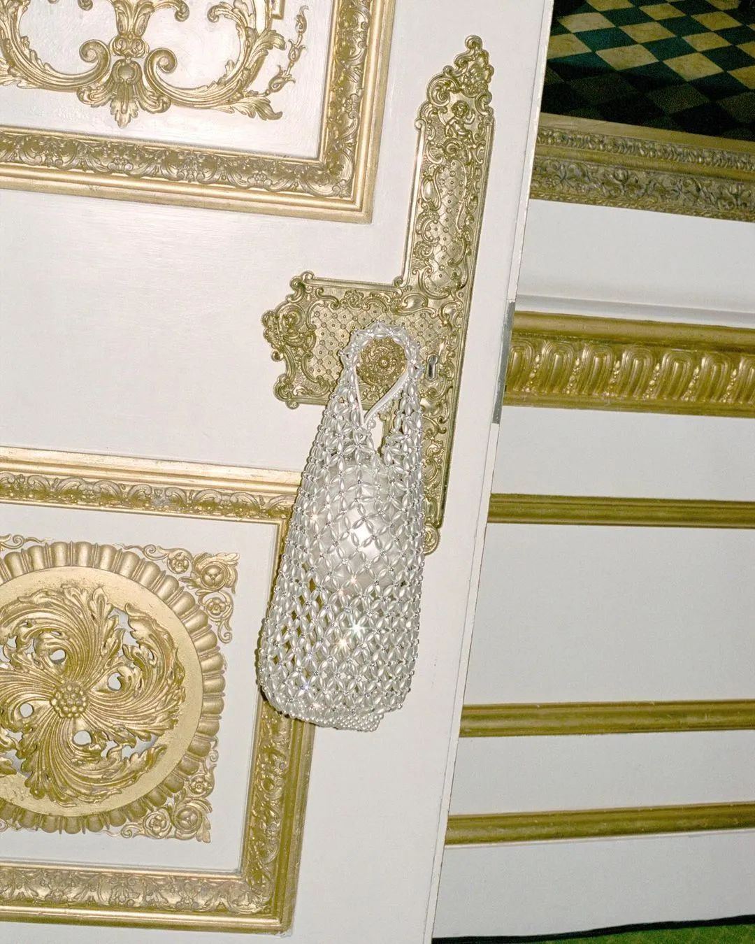 三天打鱼两天晒网｜八戒的珍珠汗衫又在时尚圈翻红了