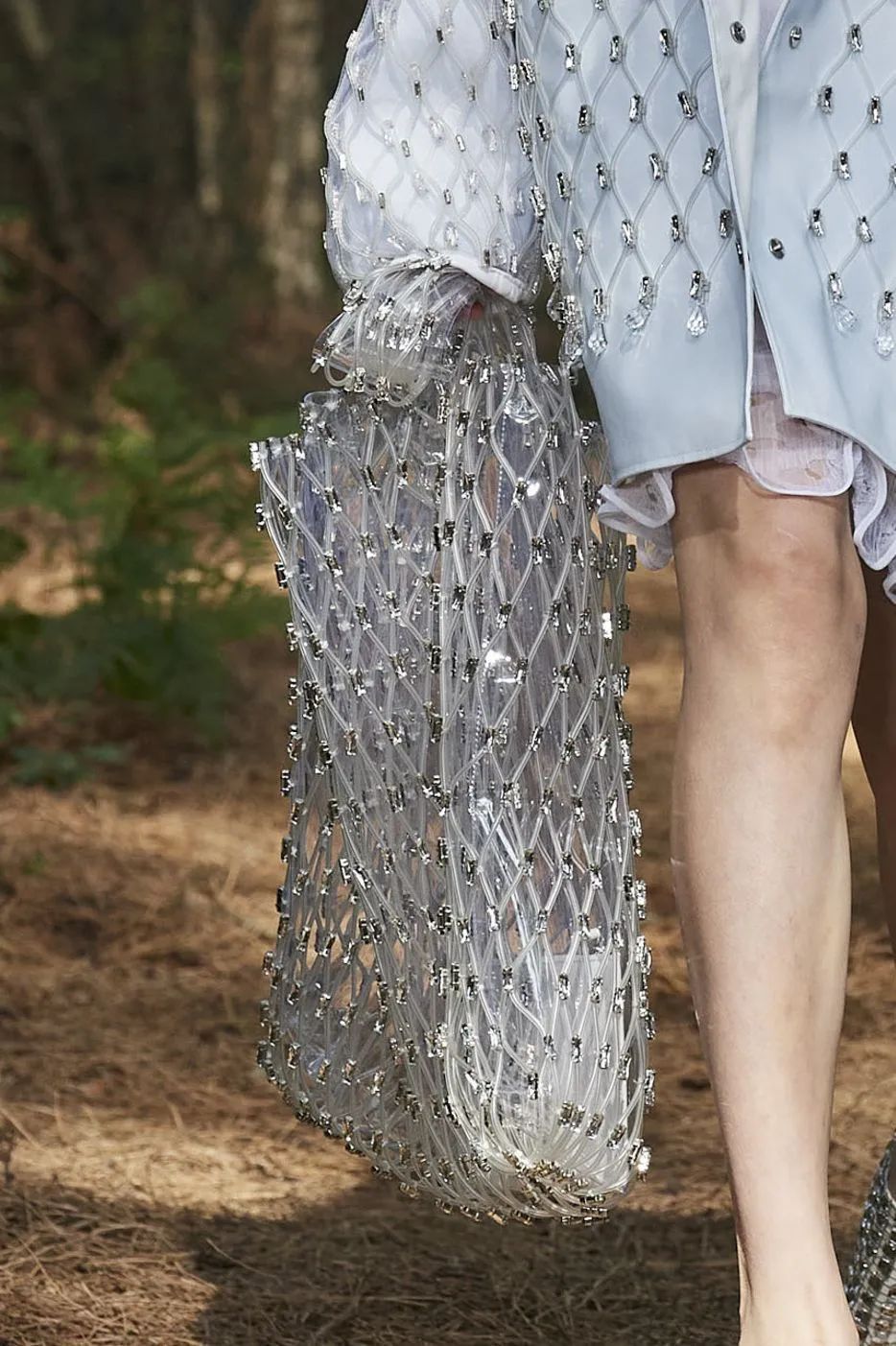 三天打鱼两天晒网｜八戒的珍珠汗衫又在时尚圈翻红了