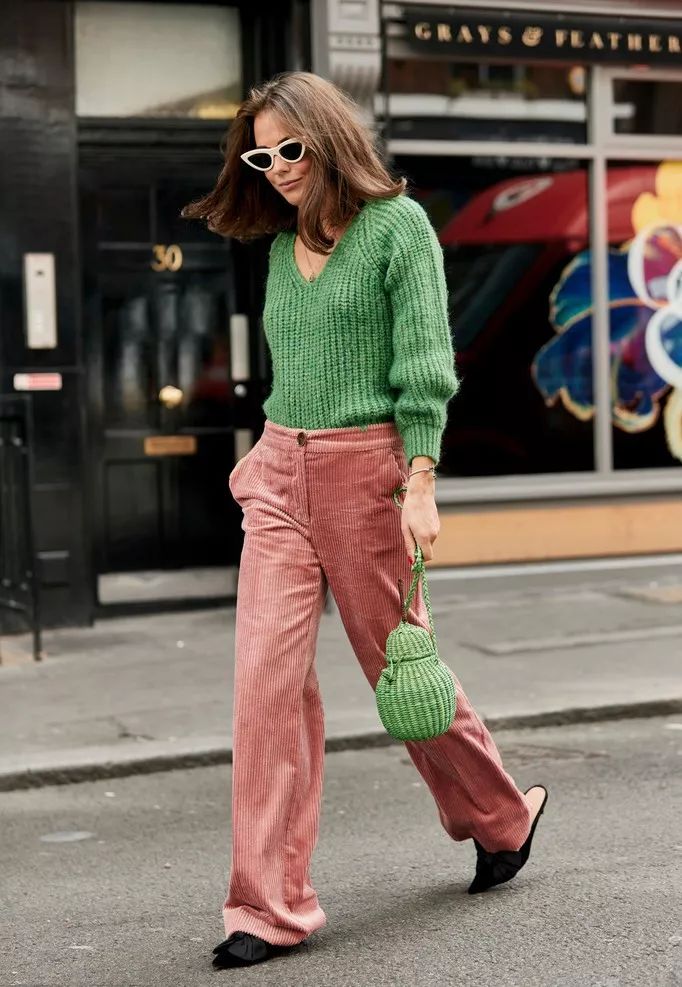 周末突袭|今年流行的V领大毛衣好香好香，看完不被种草算我输