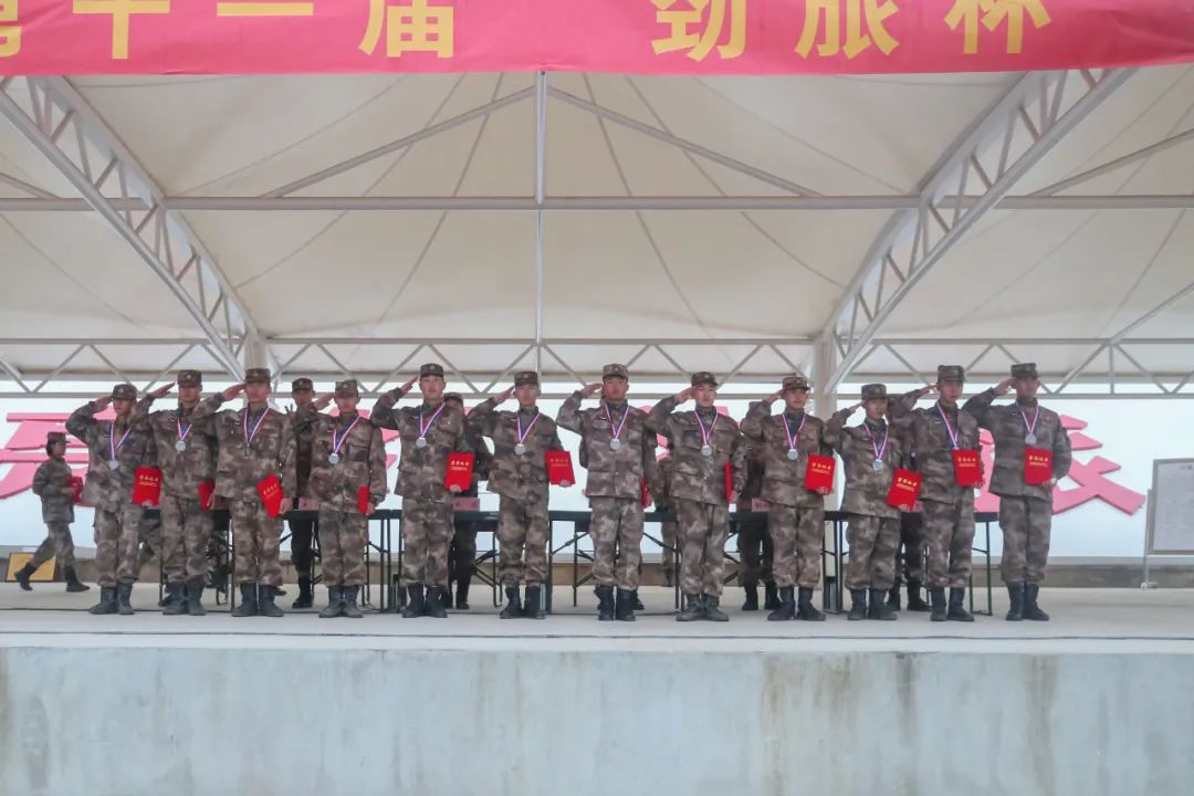 寒风中的他们完整版,寒风中他们一直在坚守