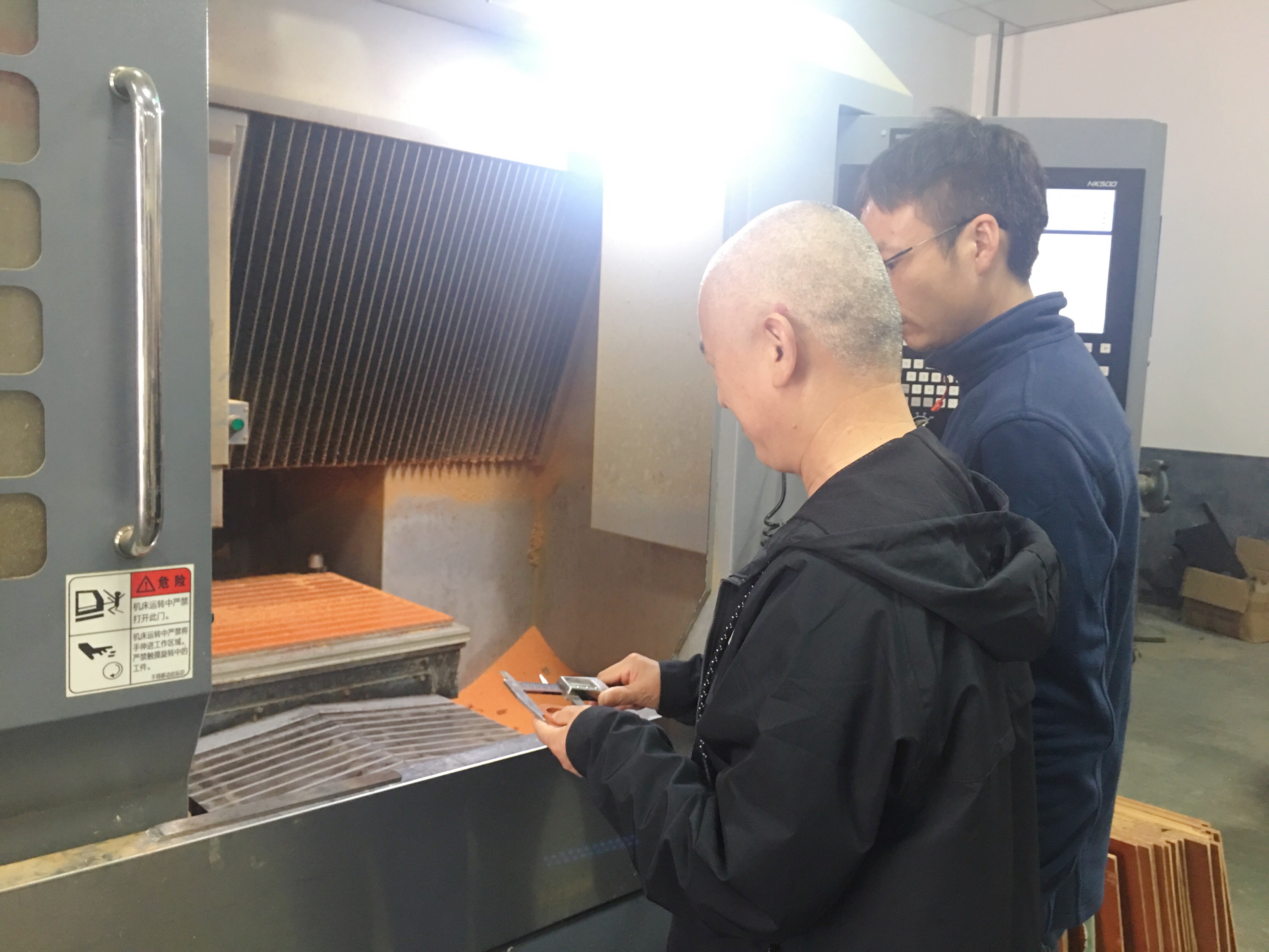 嘉兴这位劳模技术高超，产品受飞利浦、欧司朗等国际品牌青睐