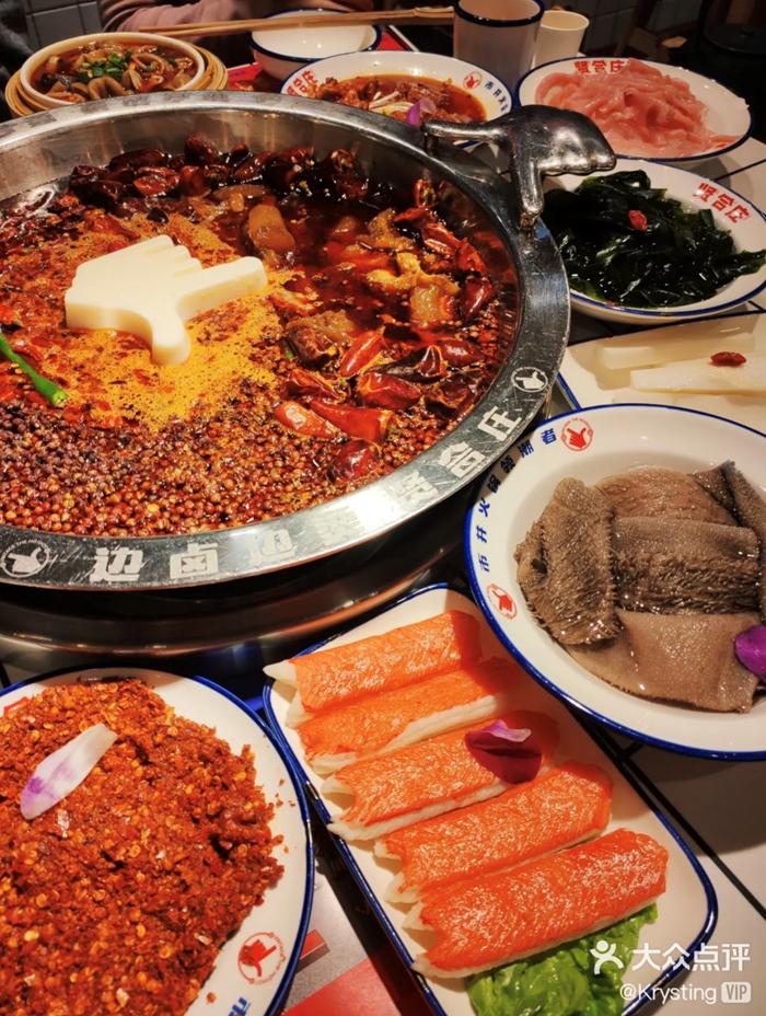 成都又新添一大波“明星店”！关晓彤的奶茶、黄晓明的复古烤肉、网红厨师王刚的秘制卤菜…都来啦