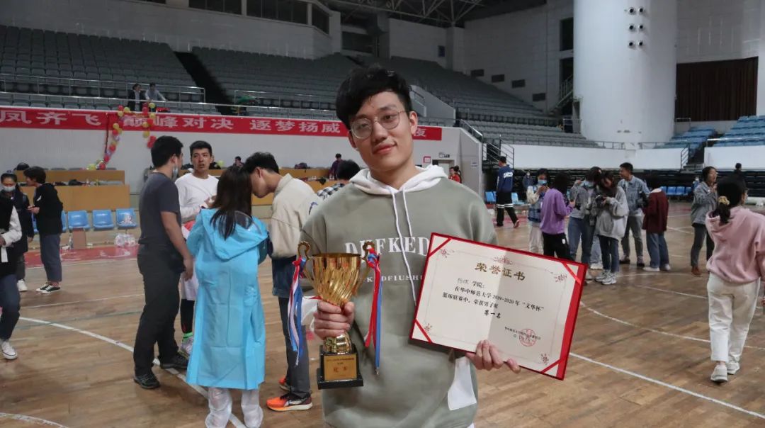 向优秀青年看齐,向优秀的人才们看齐的表现