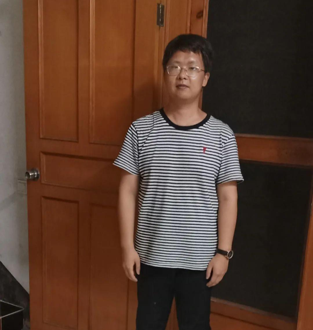 向优秀看齐向榜样靠拢,向优秀的前辈们看齐