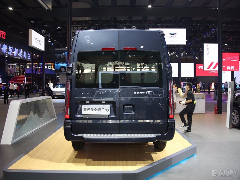 福特新世代全顺pro短轴中顶落地价,2022款新世代全顺pro短轴低顶