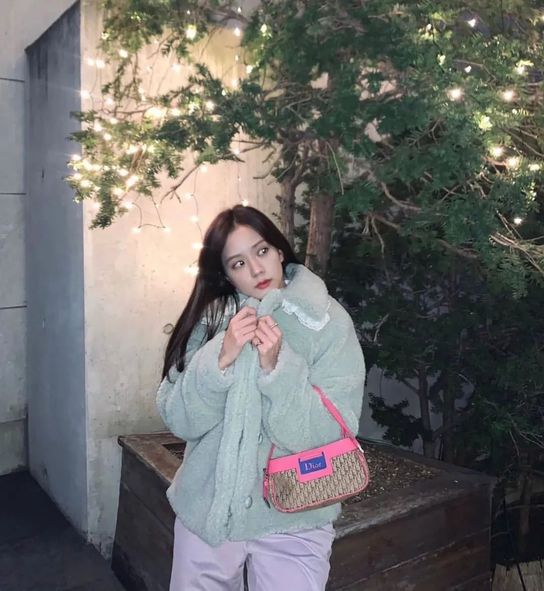 羊羔绒外套很丑的搭配,羊羔毛外套穿搭高级感