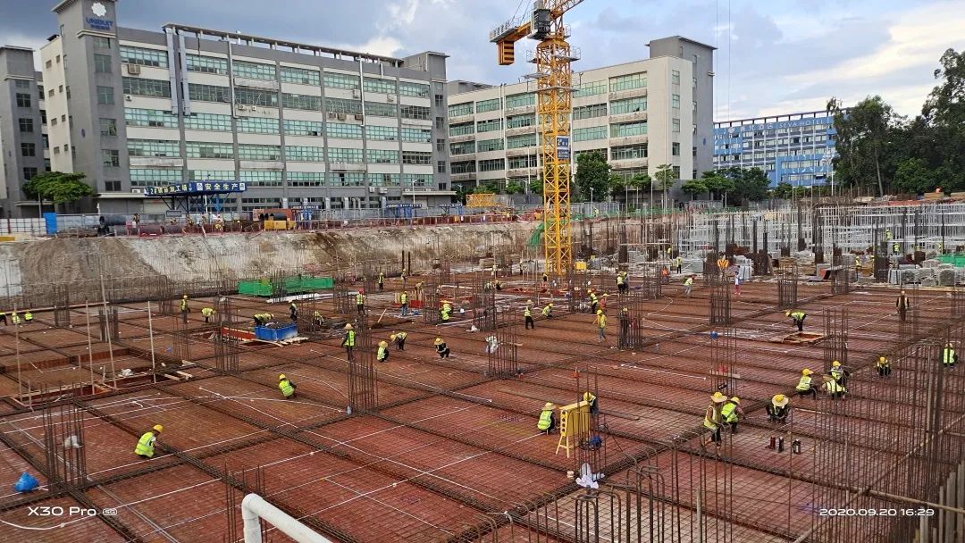 大浪街道拍了拍“你”，并递上2020成绩单