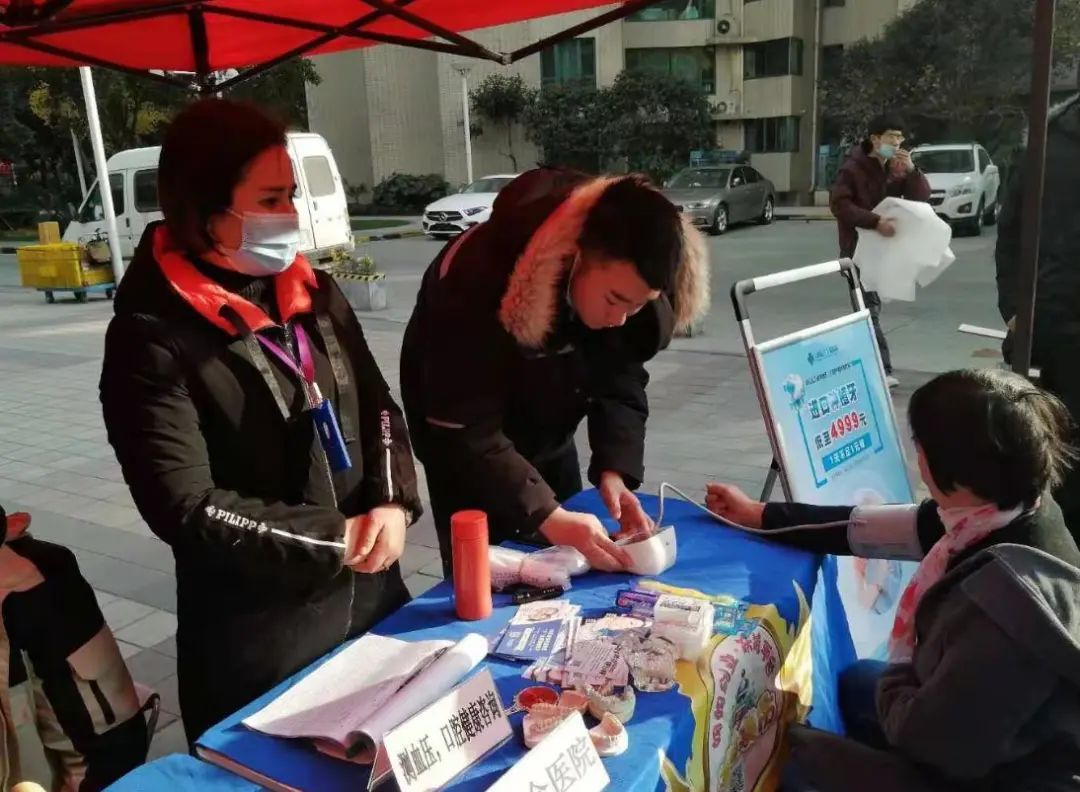 “中西合璧”小集市，徐家汇这场“迎新嘉年华”年味足