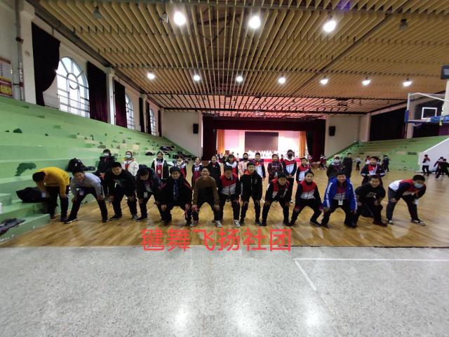 烟台港城中学：社团汇报精彩纷呈，校园生活绚丽多姿