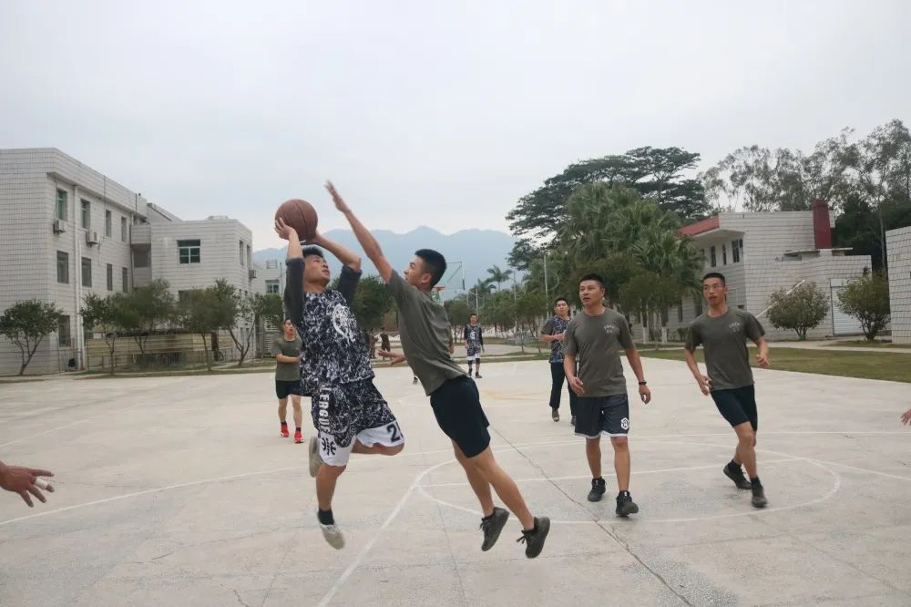 70年代部队生活视频,中俄边境部队真实生活