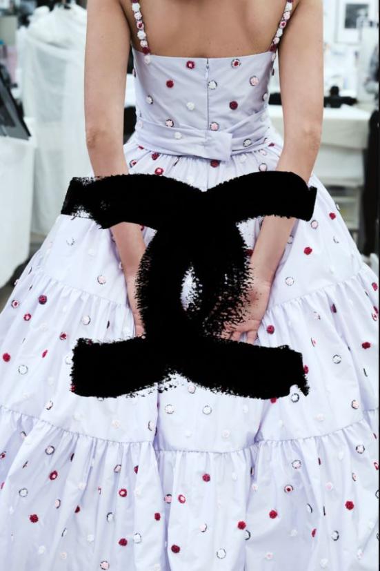 看完CHANEL这场梦幻的花园婚礼，谁不想成为身骑白马的新娘？