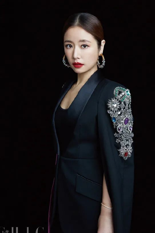 凭借不老神颜抢到男神45岁却难逃变老变丑的命运她到底做错了什么？