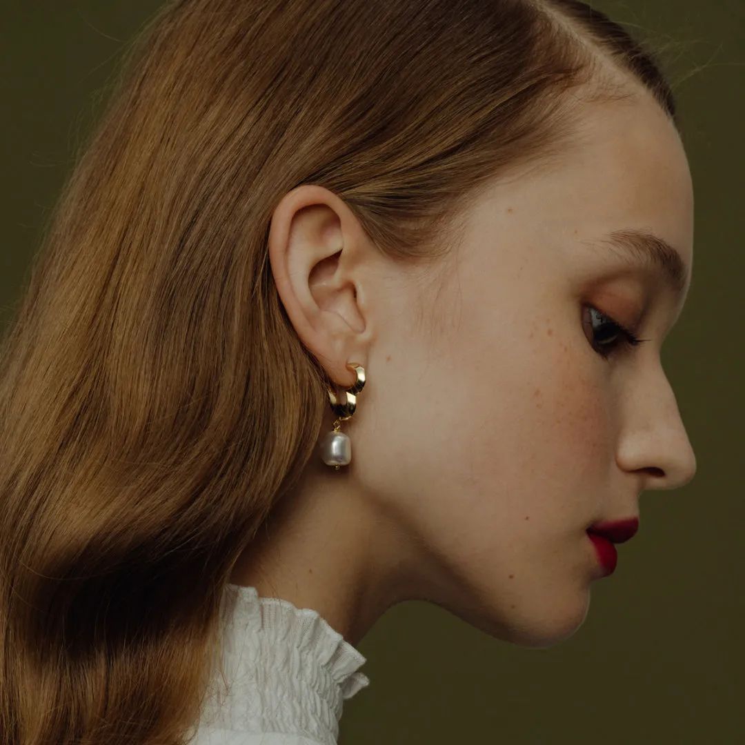 这该死的购物欲，又让我买了1.2.3.4.5.6件金色首饰