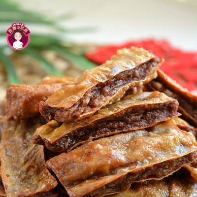 第一美食炸松肉家常做法,老东北美食炸大肉