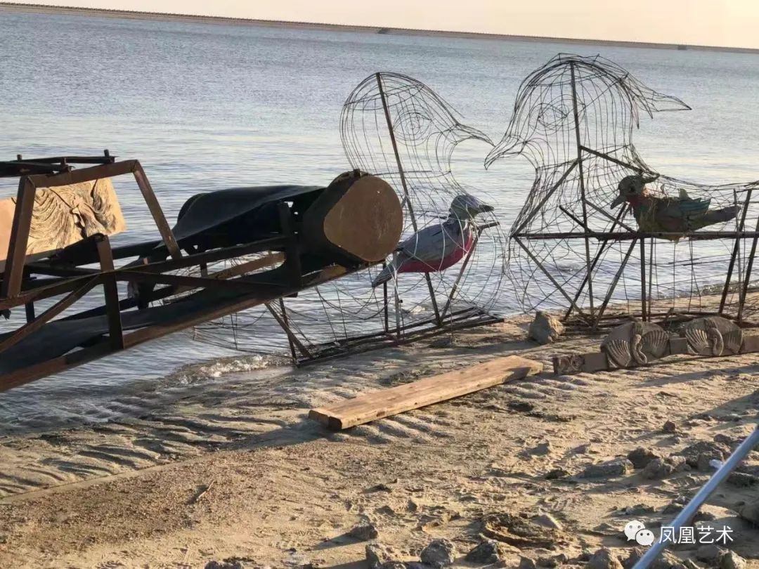 凤凰艺术展评|胡项城:一位具有挑战性的艺术家