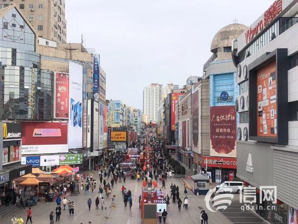 人气足店铺有些空百年台东商圈正“高光返场”