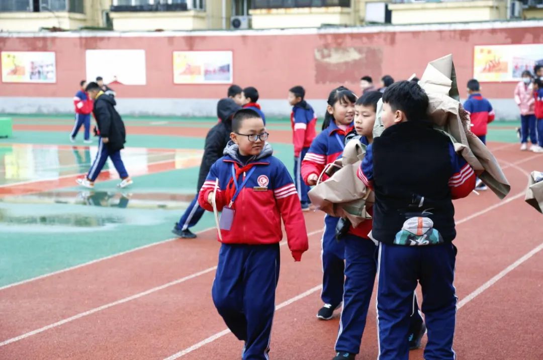 搬进新教学楼的感受,搬进新教室要珍惜