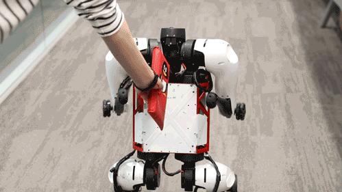 腾讯自研机器狗！叫板波士顿动力？