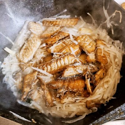 萝卜丝烧带鱼一上桌,萝卜丝煎带鱼