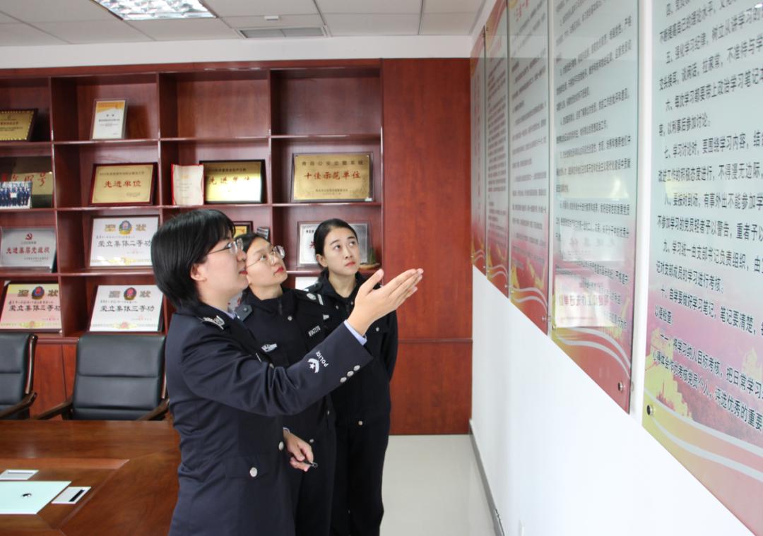 十里桃花警秀风华，“女神节”向了不起的她致敬