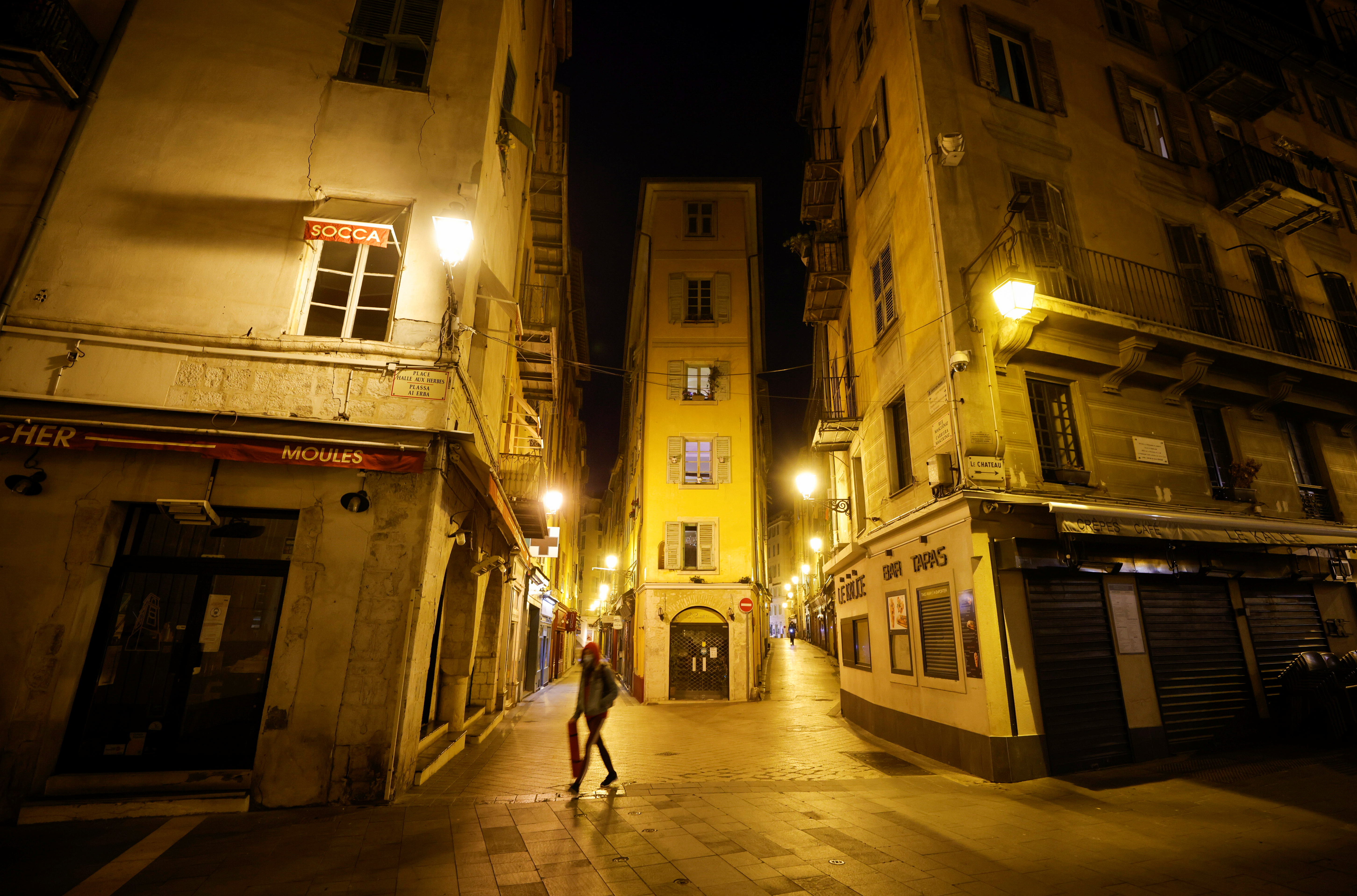 法国封城的真实图片,封城意大利