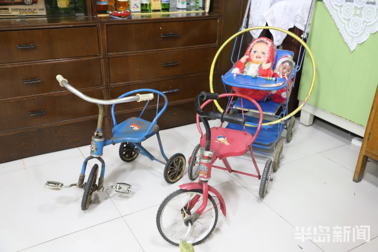 百味人生丨一箱过期方便面能卖3600！青岛小伙攒出“80后时光机”，收藏近6000件老物件