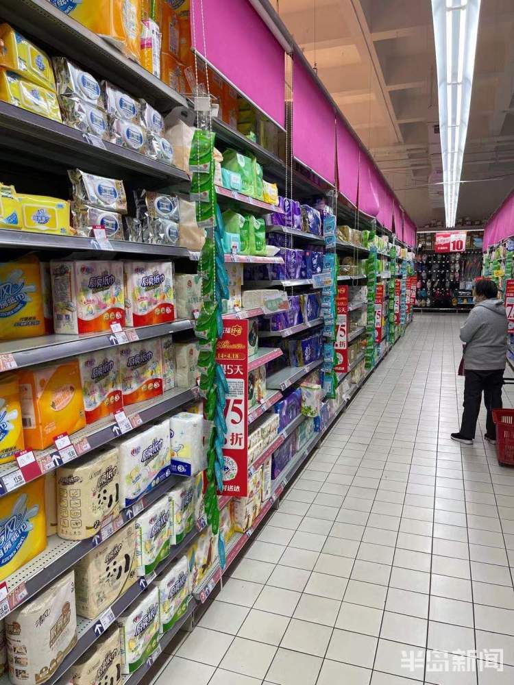 消费观察｜生活用纸身价涨？岛城零售市场很“淡定”，多个品牌打折促销忙