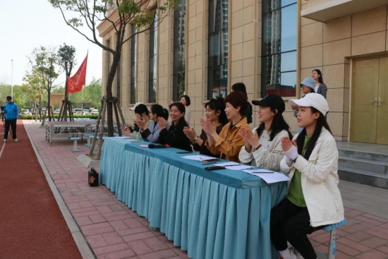 郑州市金水区艺术小学宏康校区成功举办春季运动会暨“体艺结合”表现性评价活动