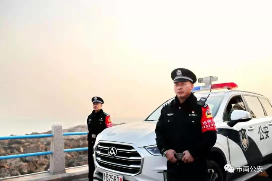 “丢单反的杭州姑娘”给青岛民警寄来一封暖心的明信片