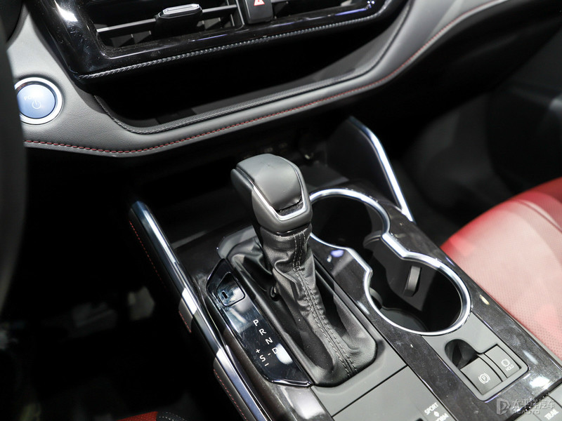 新款起亚嘉华实车曝光,2022丰田皇冠陆放豪华版图片