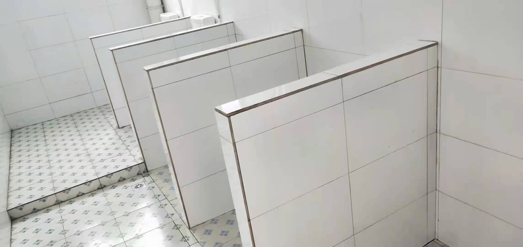 民情追踪丨南江县文庙小学：堵塞的教学楼厕所整改完毕，学生们如厕不用打挤了