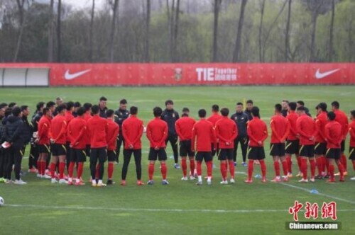 世预赛国足两球击败菲律宾这场胜利太关键了