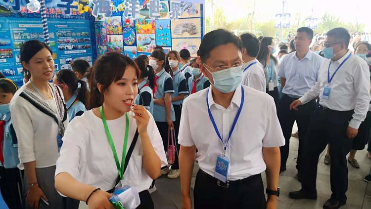 科达小学海洋意识教育在全省“向海而生”蓝色海洋教育活动中进行成果展示